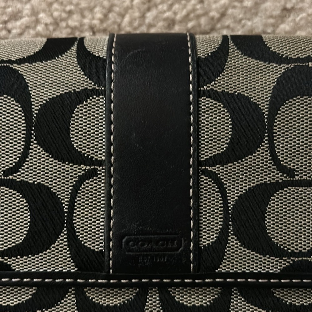 Coach Wallet - Picture 7 of 7